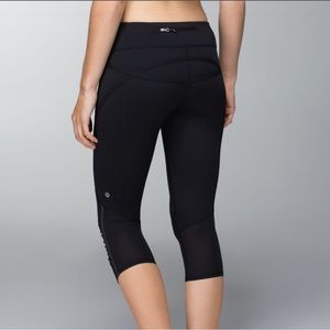 Lululemon black cropped running leggings - size 2